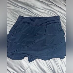 Lululemon pace rival skort